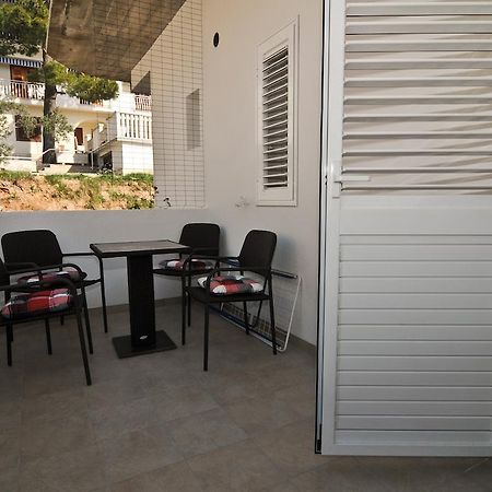Apartments Tonka Baška Voda Pokoj fotografie