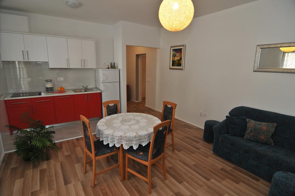 Apartments Tonka Baška Voda Pokoj fotografie